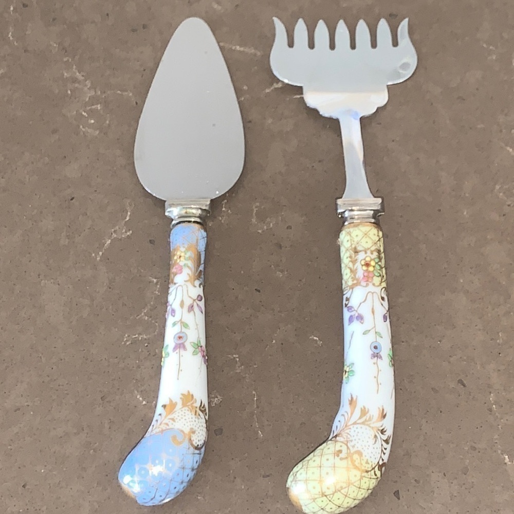 2 Vintage English Porcelain Handle Serving Utensils 7”